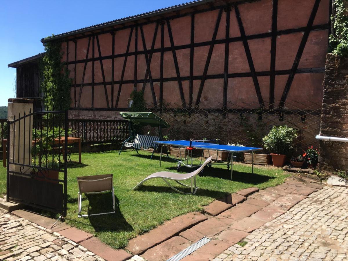 Au Relais De L'Histoire Gite Classe 4 Etoiles Oberbronn Exterior foto