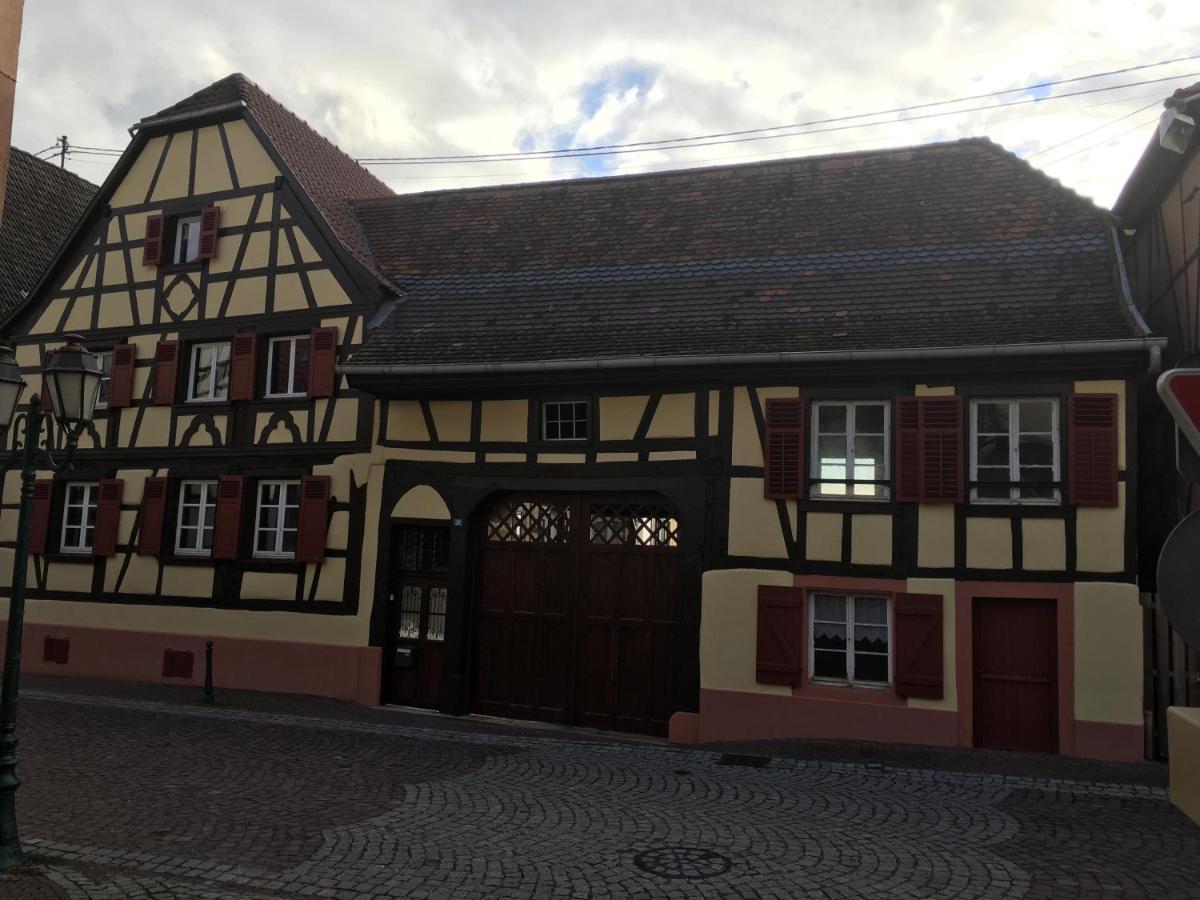 Au Relais De L'Histoire Gite Classe 4 Etoiles Oberbronn Exterior foto